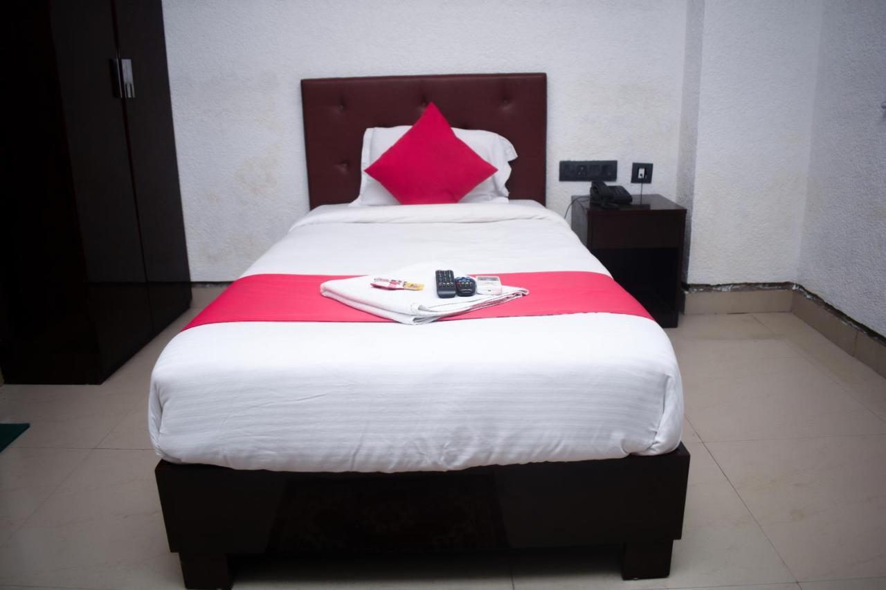 Hotel Jaypee Inn Hāora エクステリア 写真