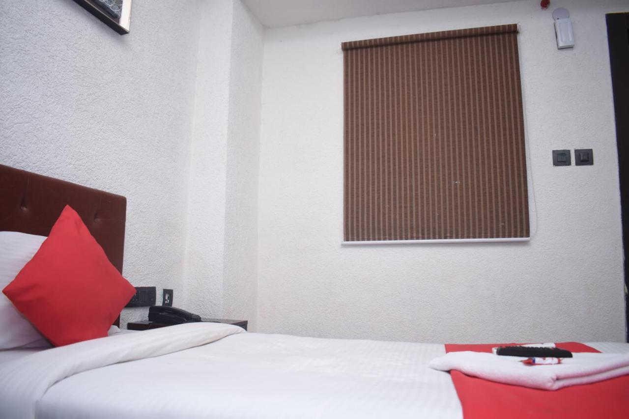 Hotel Jaypee Inn Hāora エクステリア 写真
